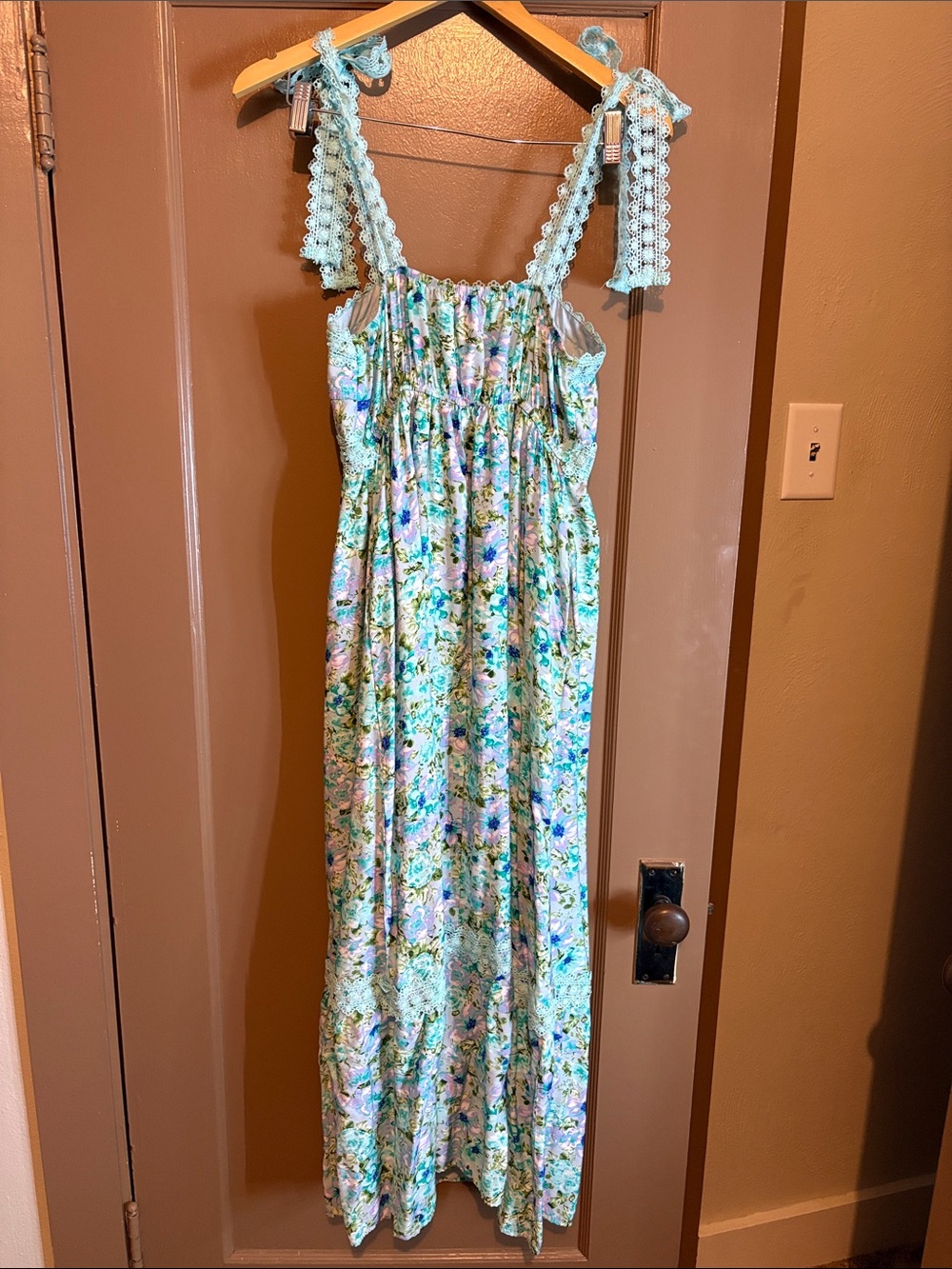 Floral Crochet-Trim Tie-Strap Maxi Dress - Mint Floral - Picture 2 of 3